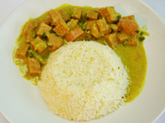 Grace Luncheon Meat Coconut Curry Stew